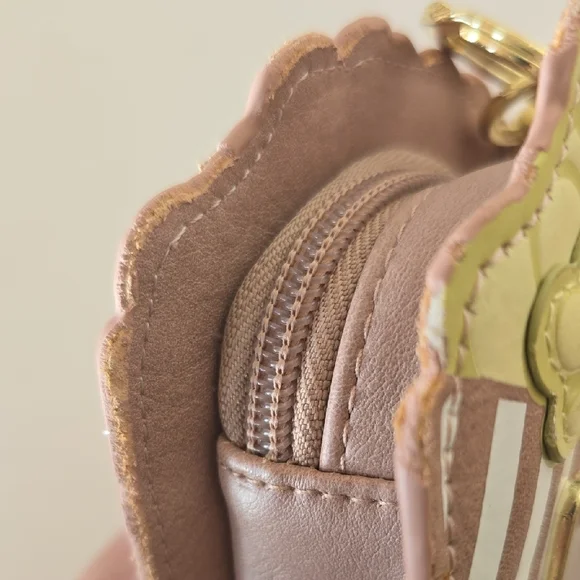 Disney Loungefly Dumbo Popcorn Bucket Keychain Coin Pouch - Picture 5 of 8